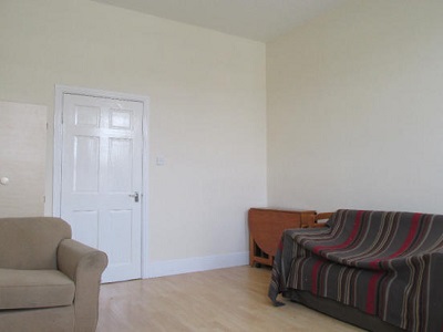 Well situated two bedroom flat upper Clapton E5. 